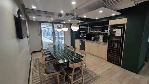 Hyde Park Corner, Corner of Jan Smuts and William Nicol Workshop17 (4)